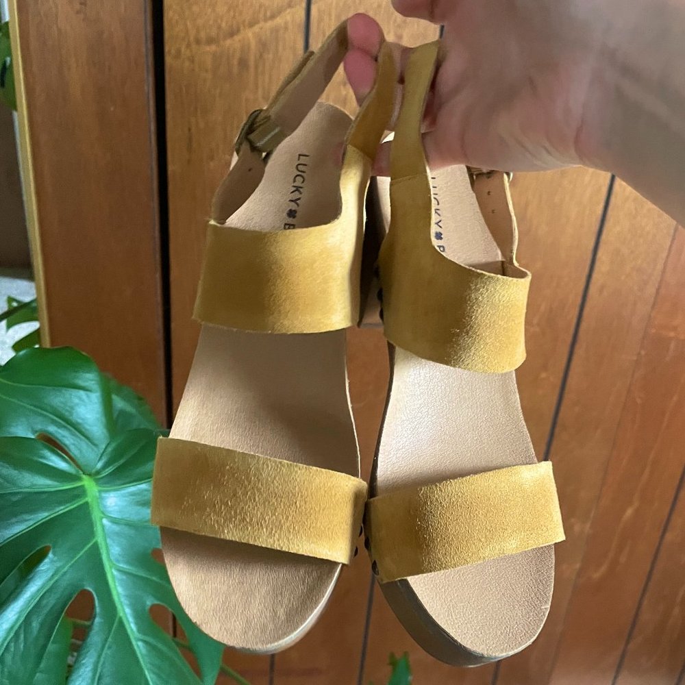Beige/Yellow Lucky Brand Leather Open Toe Clog Sandals (Size 8.5/39)